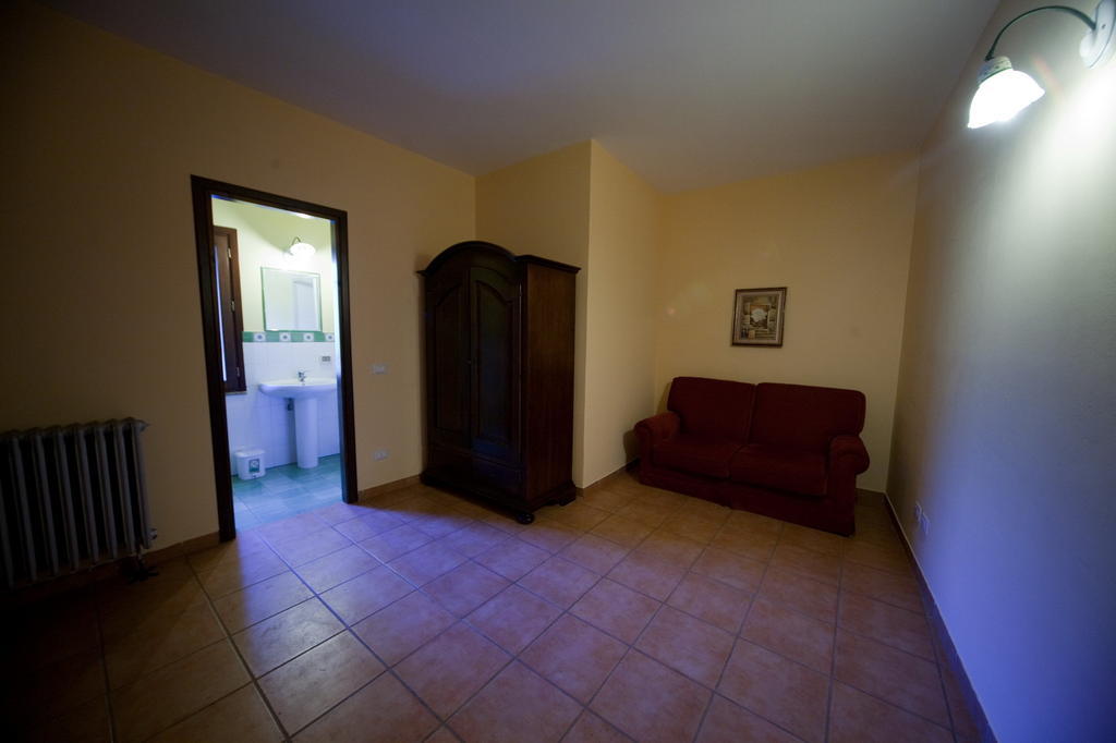 Masseria Rocca Di Gonato Castelbuono  Room photo